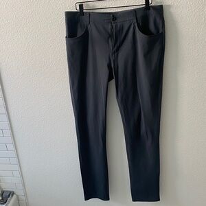 Vuori - Meta Pant Athletic Slim Fit - 34 x 34 / Charcoal